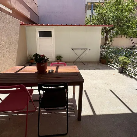 شقة Apricot أرغوستولي